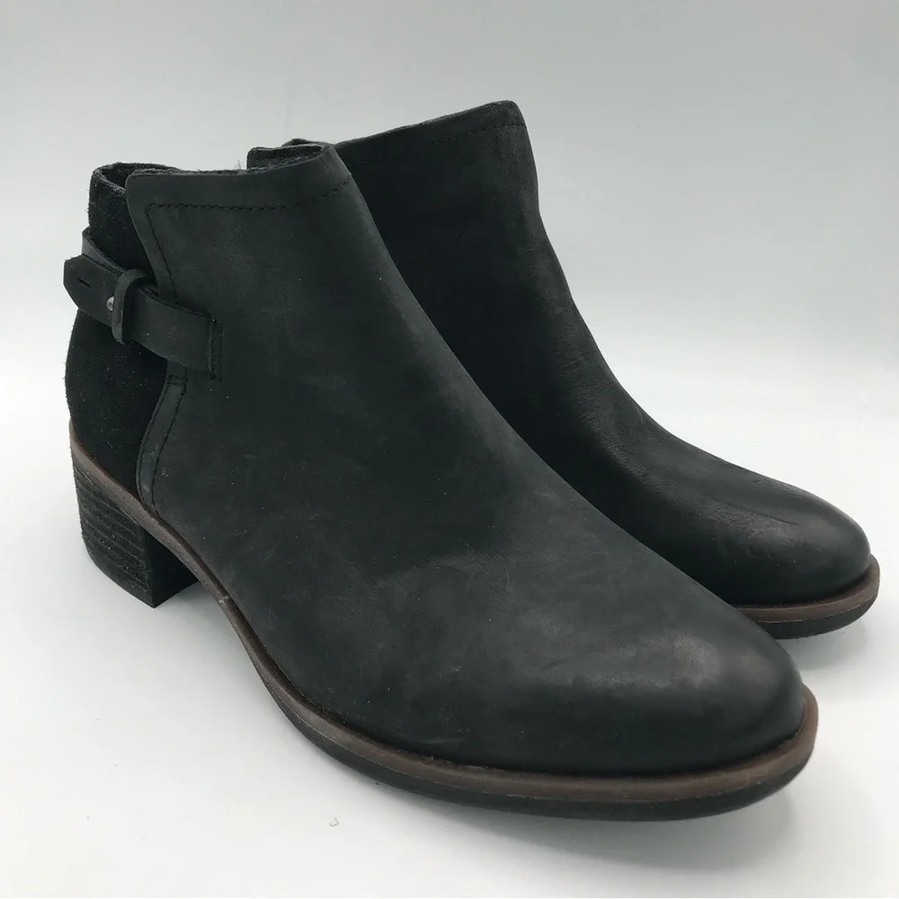 NWOB KORKS Kork-Ease Sonya Black‎ Leather Ankle Booties Sz 7 Zipper Distressed